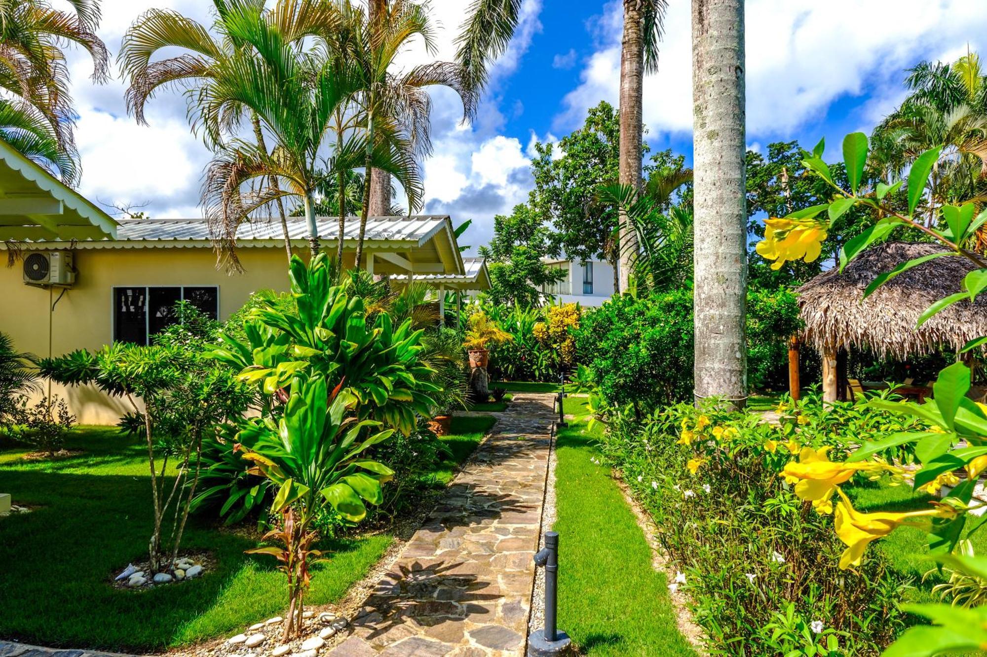 Hotel Enjoy Las Terrenas Bagian luar foto